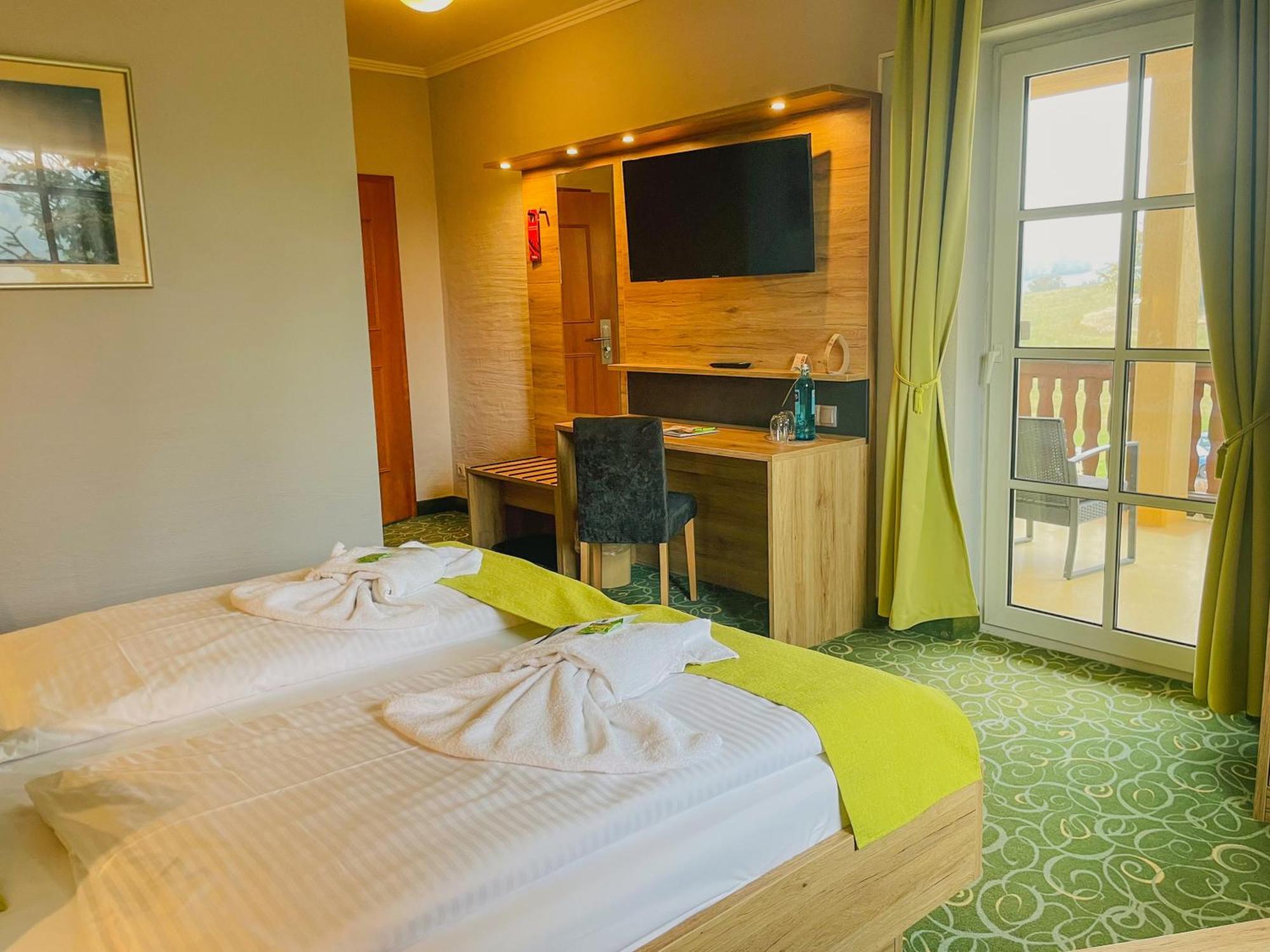 זיפן Panorama Berghotel Wettiner Hoehe מראה חיצוני תמונה